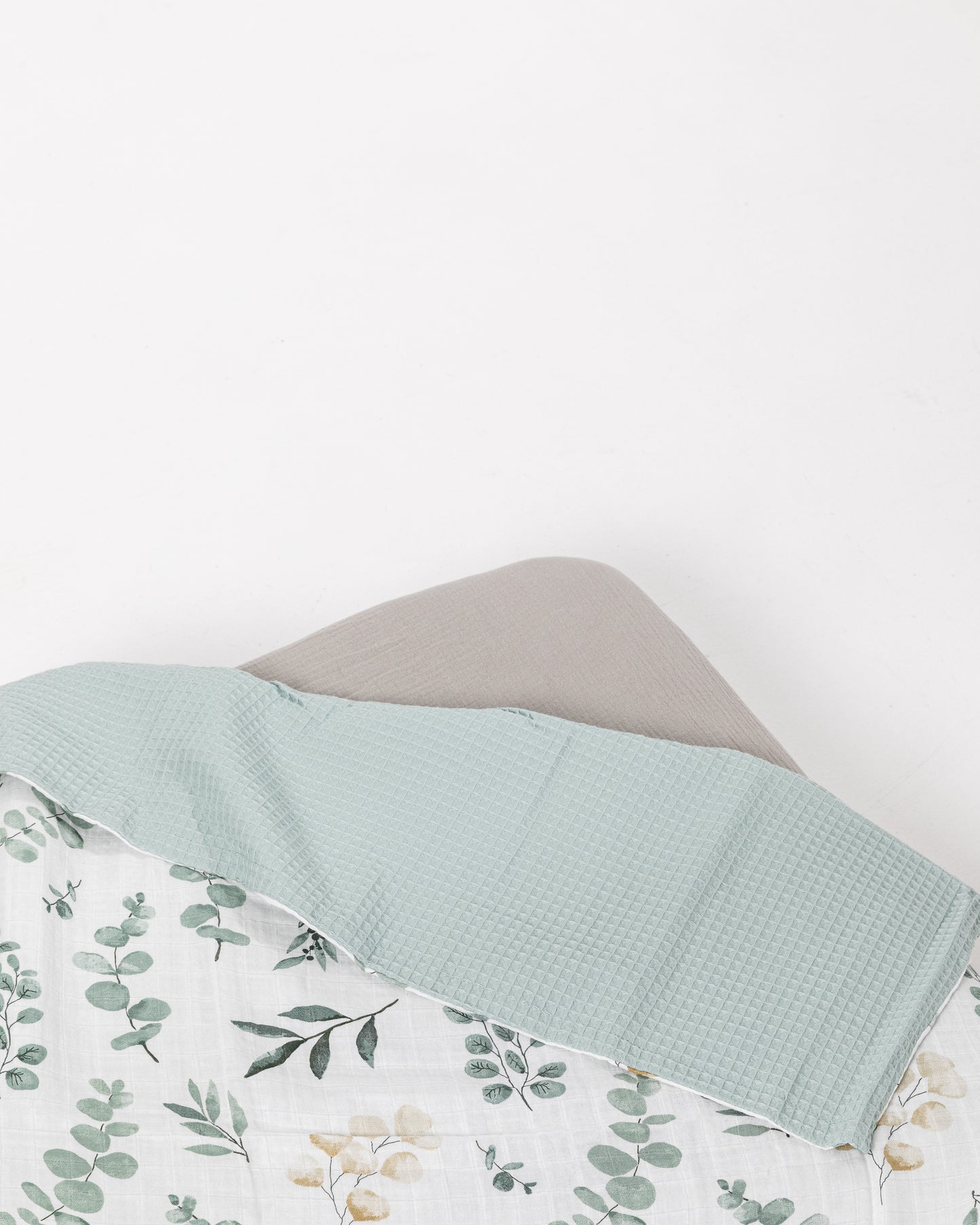 Two-Layer Muslin Cotton Bamboo Waffle Blanket
